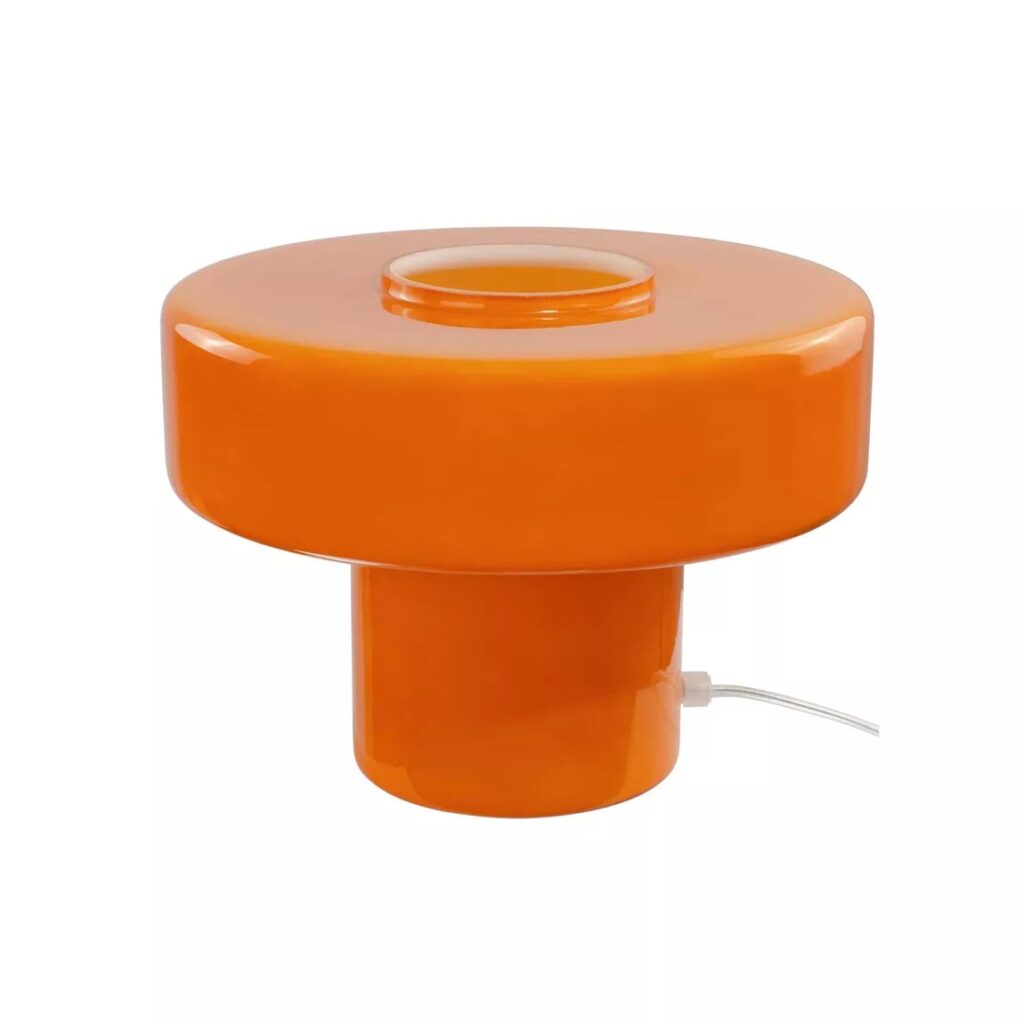 Lampe de table design vintage orange vif, abat-jour cylindrique sur pied, style champignon en verre opalin, câble électrique blanc sortant.