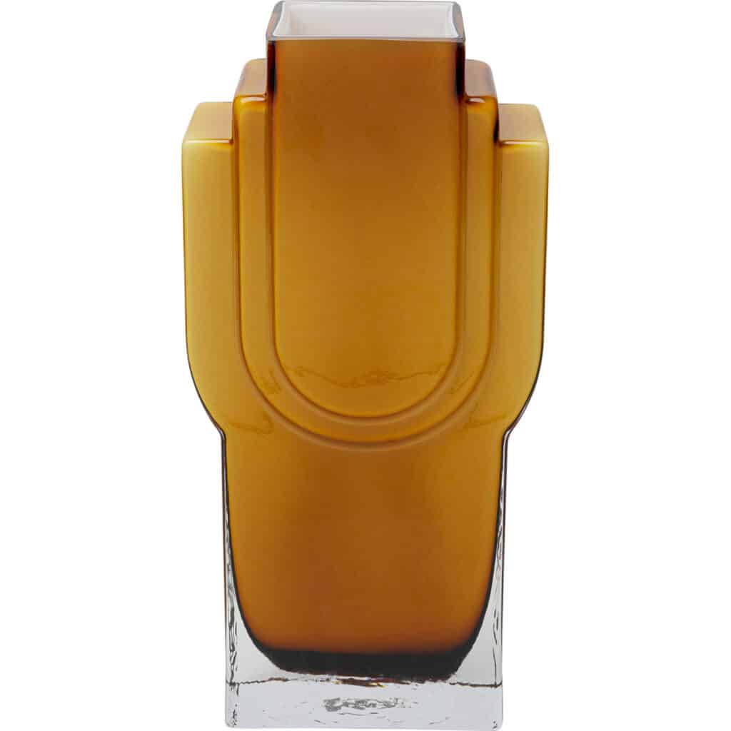 Vase en verre ambré style Art Déco, forme architecturale avec reliefs arrondis et base épaisse et transparente.